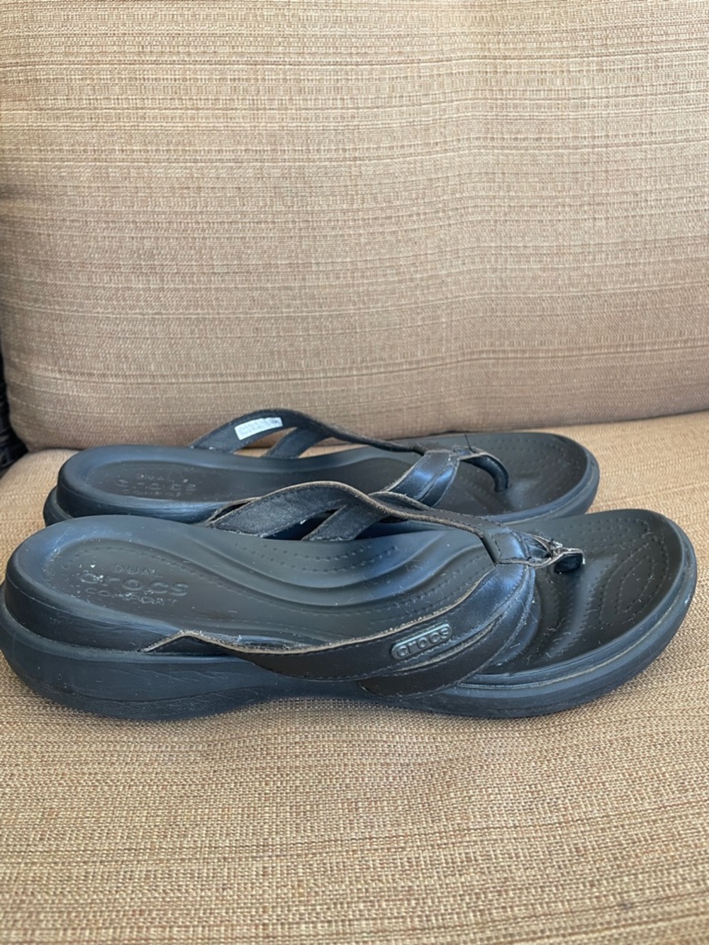 CROCS Black Women's Thong Sandal Flip Flops - Picture 2 of 6